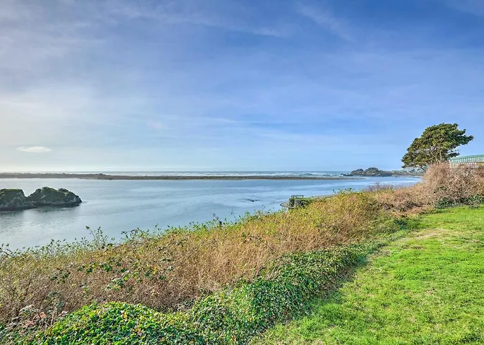 Smith River Vintage Cabin Oceanfront Deck And Views