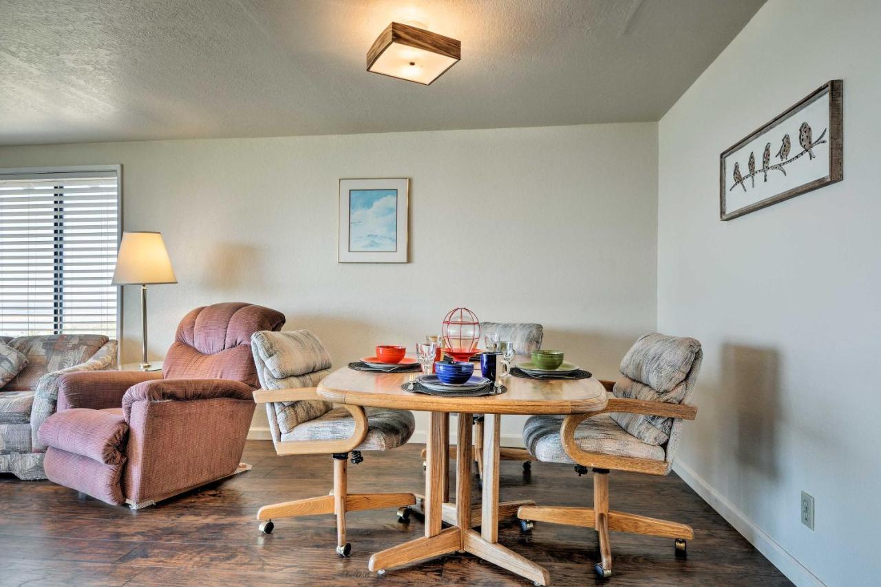 Holiday home Vintage Oceanfront Deck And Views *