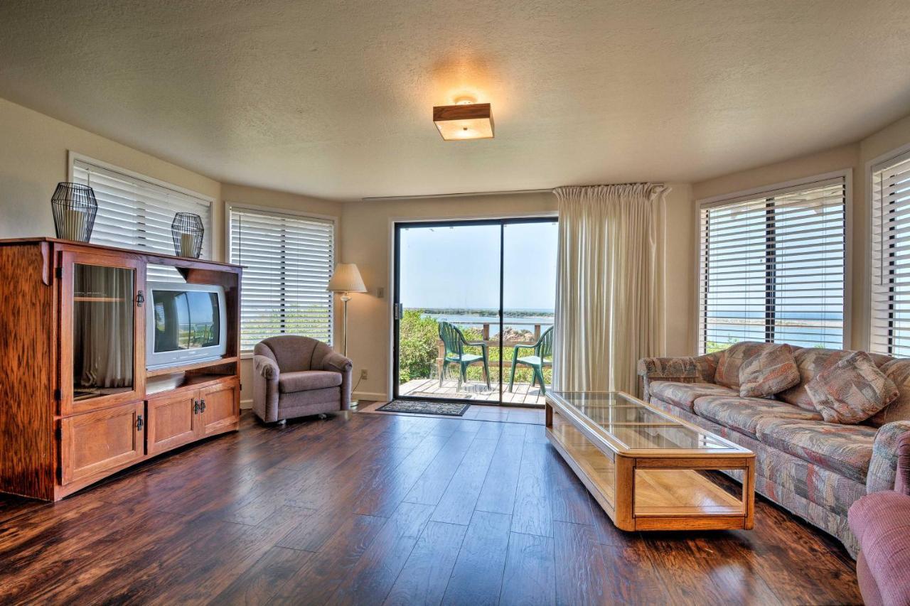 Vintage Oceanfront Deck And Views Smith River